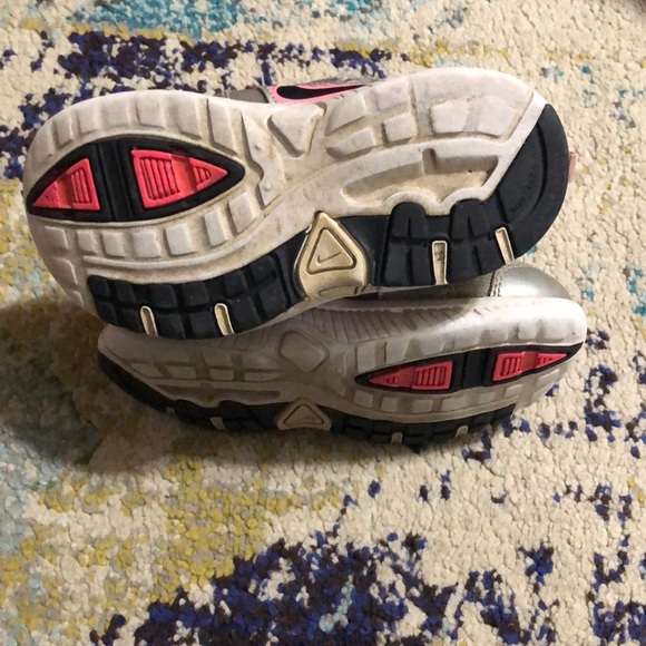 🧜🏼‍♀️3 for $15 listing!🧜🏼‍♀️ Nike sneakers - Picture 3 of 7